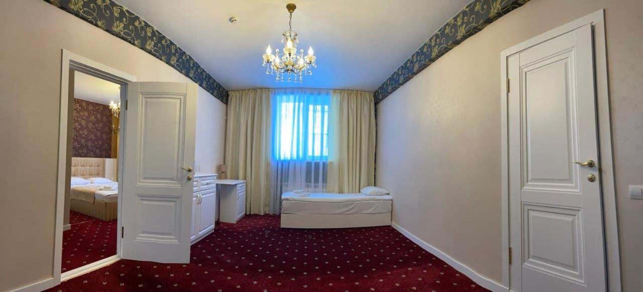 Sergeev Hotel Nikolayev Ngoại thất bức ảnh
